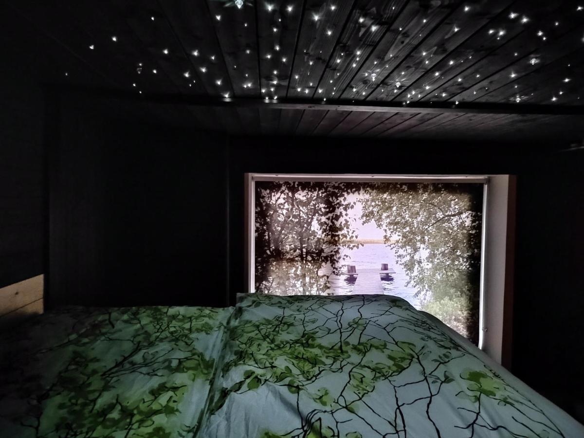 Relax & Recharge - A Unique Suite With A Touch Of Luxury - Hot Tub And Sauna Inspired Decor #Not A Real Sauna# Easy City Access - Direct Train 15 Min To City Хелзинки Екстериор снимка