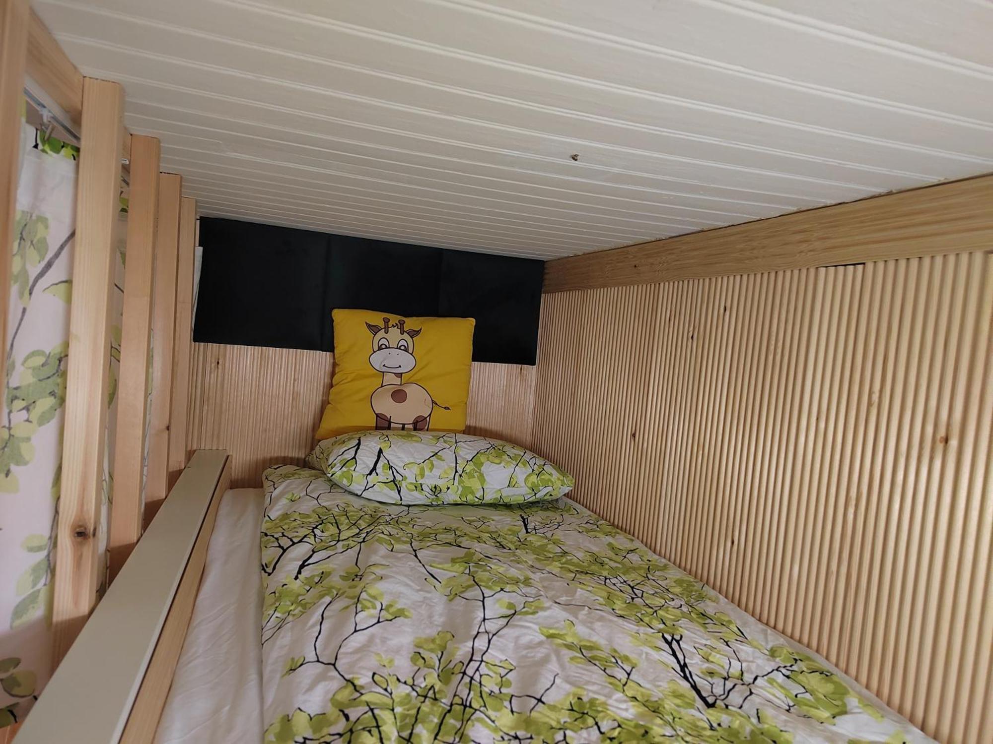 Relax & Recharge - A Unique Suite With A Touch Of Luxury - Hot Tub And Sauna Inspired Decor #Not A Real Sauna# Easy City Access - Direct Train 15 Min To City Хелзинки Екстериор снимка