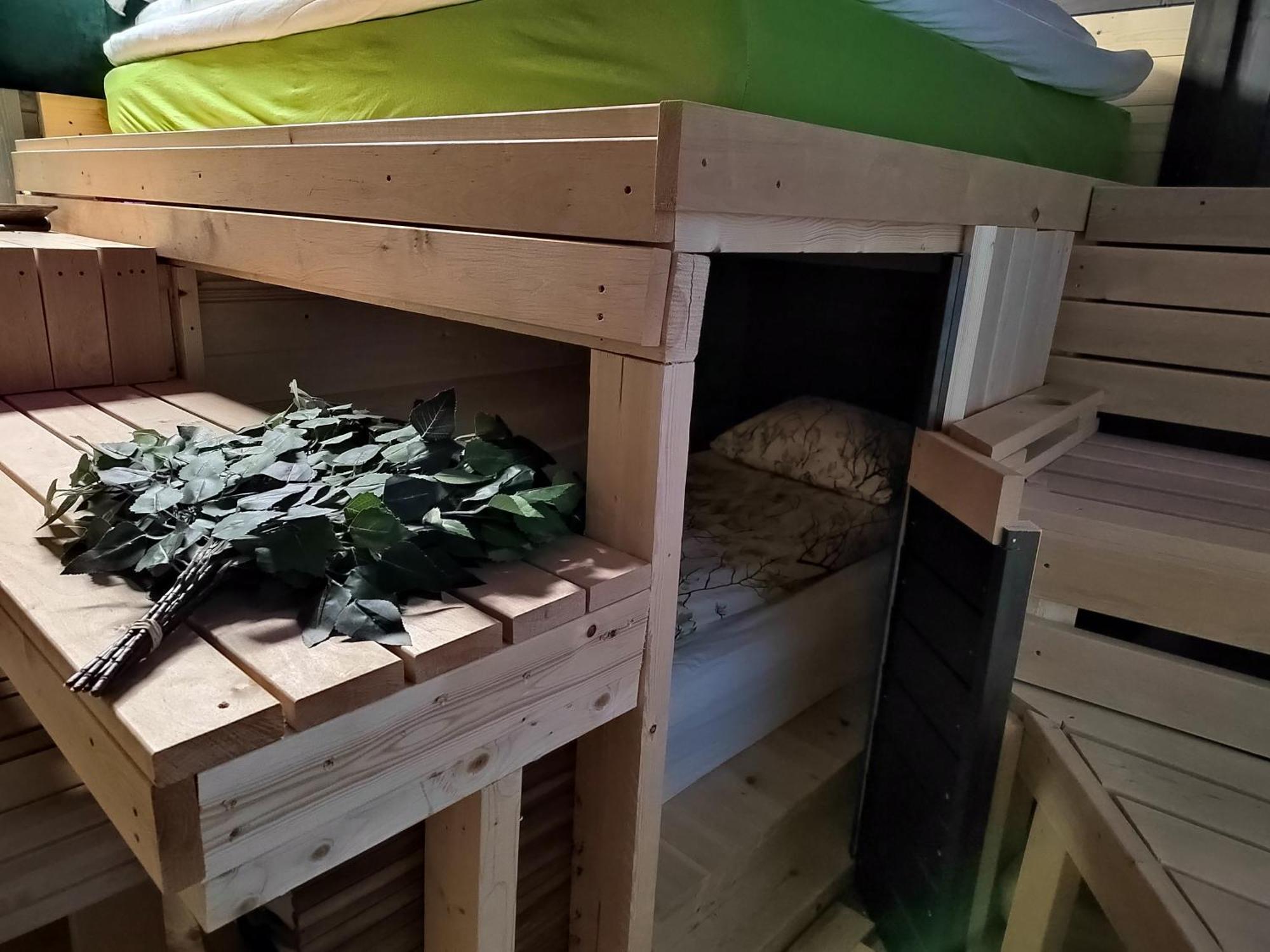 Relax & Recharge - A Unique Suite With A Touch Of Luxury - Hot Tub And Sauna Inspired Decor #Not A Real Sauna# Easy City Access - Direct Train 15 Min To City Хелзинки Екстериор снимка
