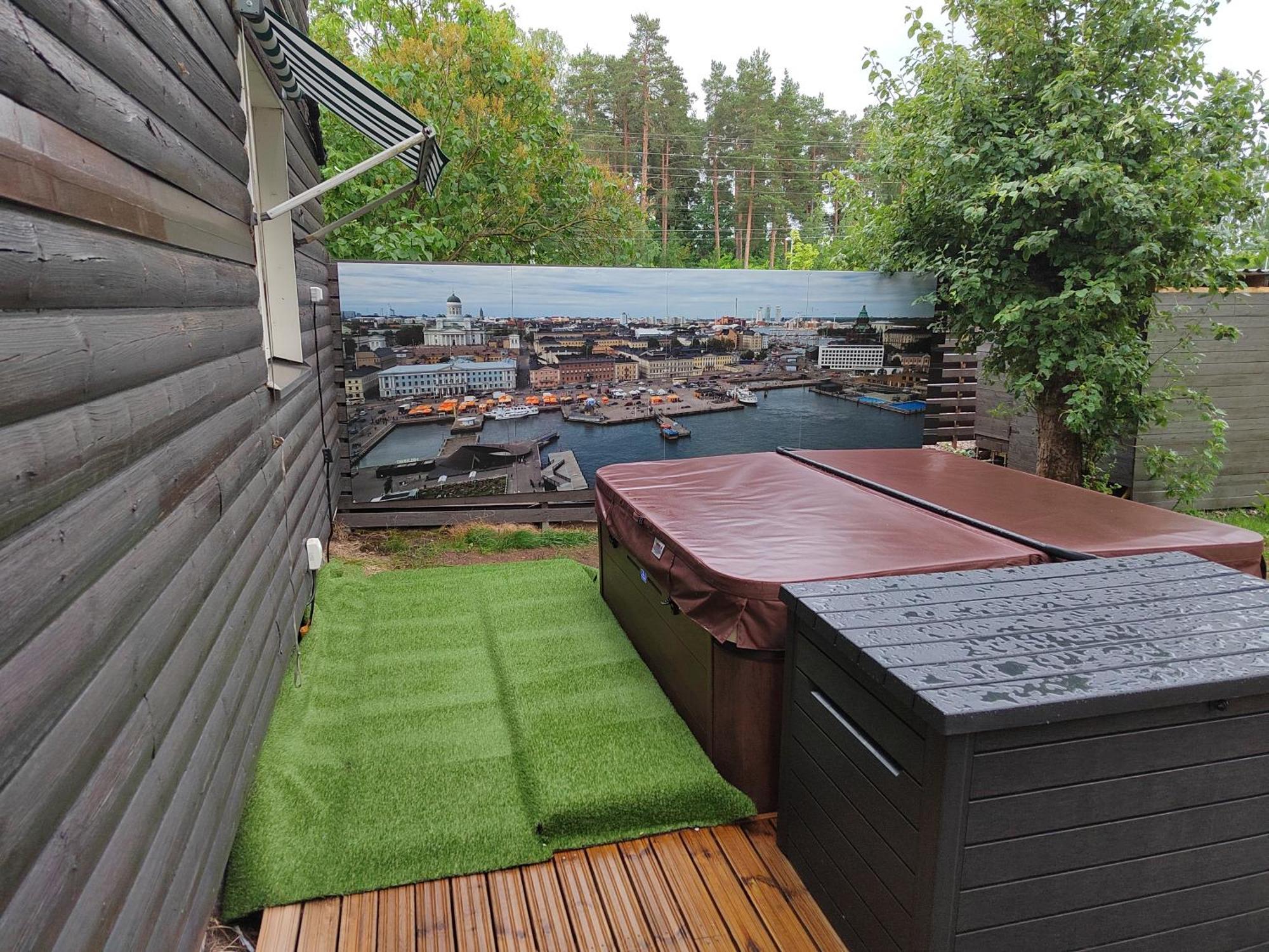 Relax & Recharge - A Unique Suite With A Touch Of Luxury - Hot Tub And Sauna Inspired Decor #Not A Real Sauna# Easy City Access - Direct Train 15 Min To City Хелзинки Екстериор снимка