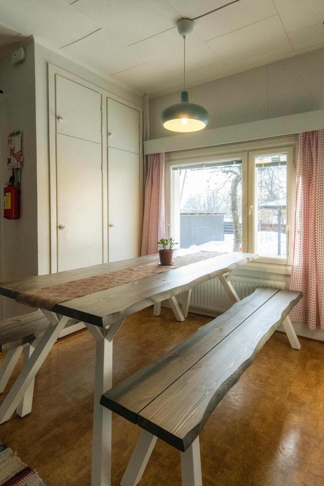 Relax & Recharge - A Unique Suite With A Touch Of Luxury - Hot Tub And Sauna Inspired Decor #Not A Real Sauna# Easy City Access - Direct Train 15 Min To City Хелзинки Екстериор снимка